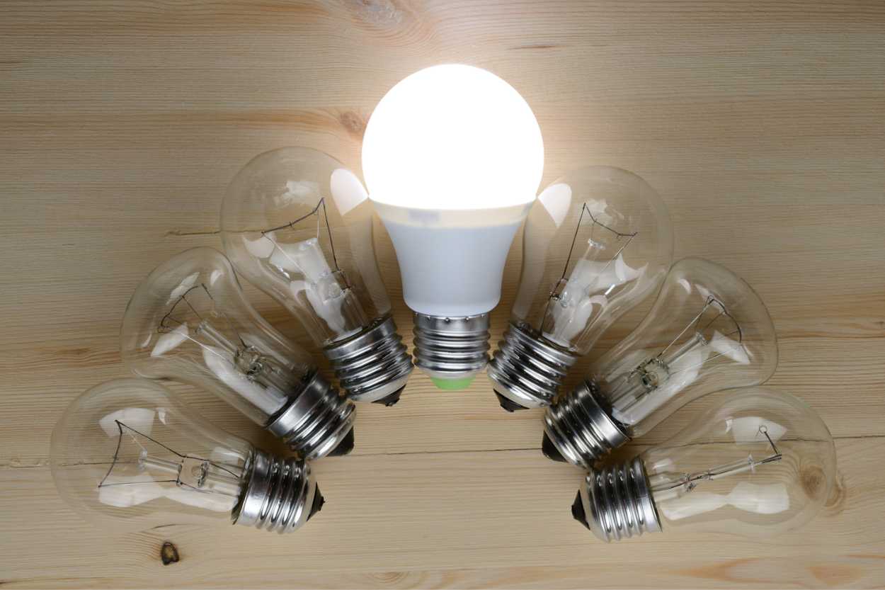 60 Watt vs 100 Watt Light Bulbs